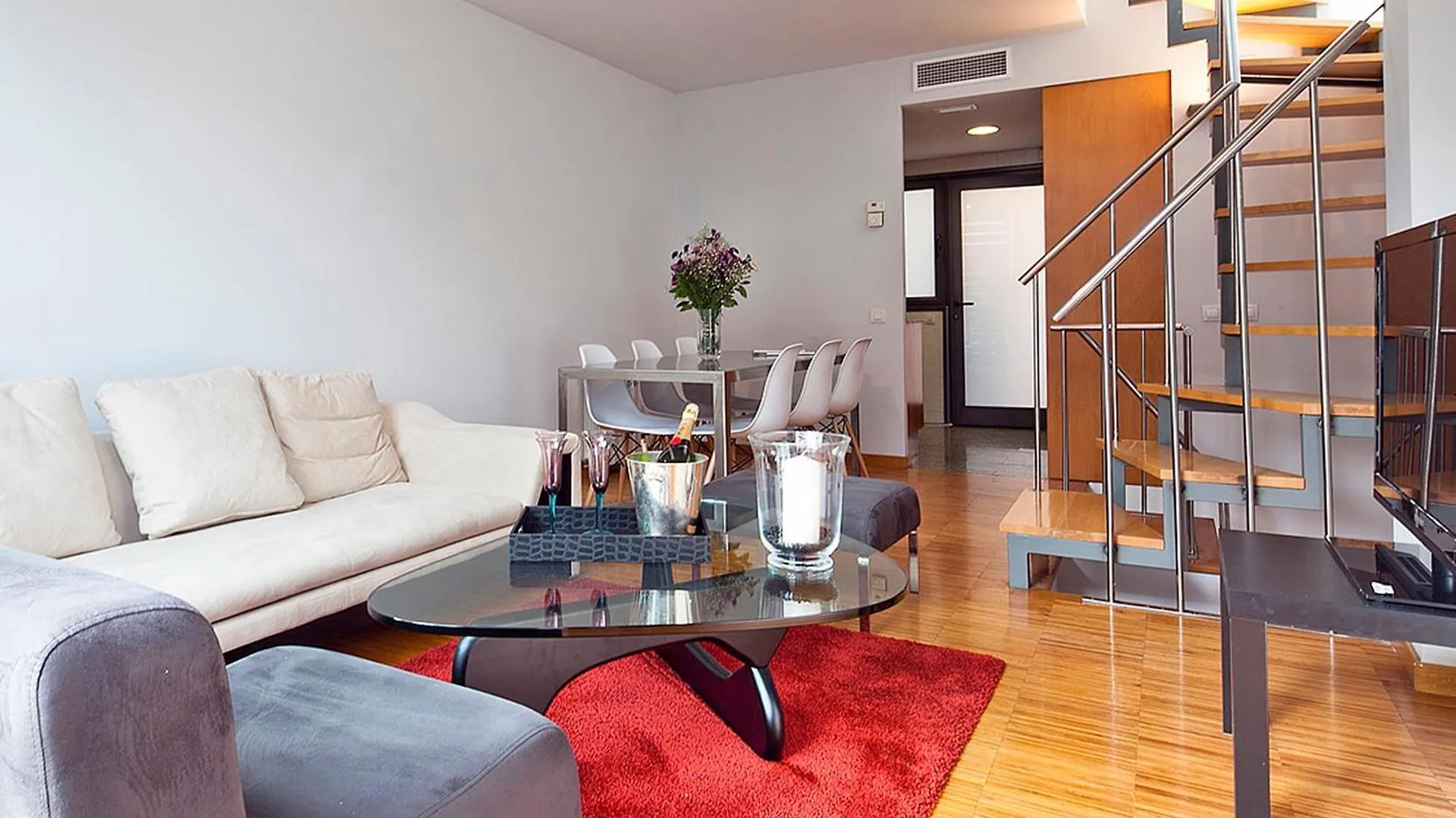 Apartment My Space Emirates - Park Gueell Triplex With Private Terrace Barcelona Spain